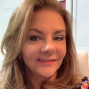 Meet your Posher, Leeann